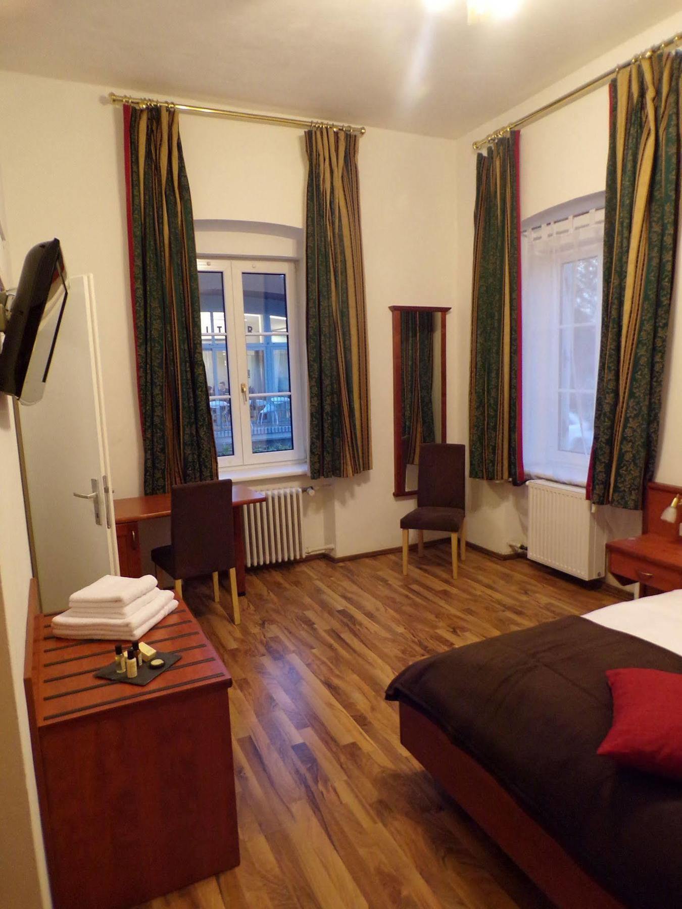 Gaestehaus Residenz Lapeiner Pörtschach am Wörthersee エクステリア 写真