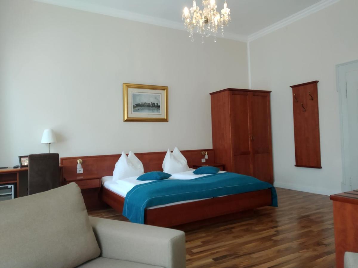 Gaestehaus Residenz Lapeiner Pörtschach am Wörthersee エクステリア 写真