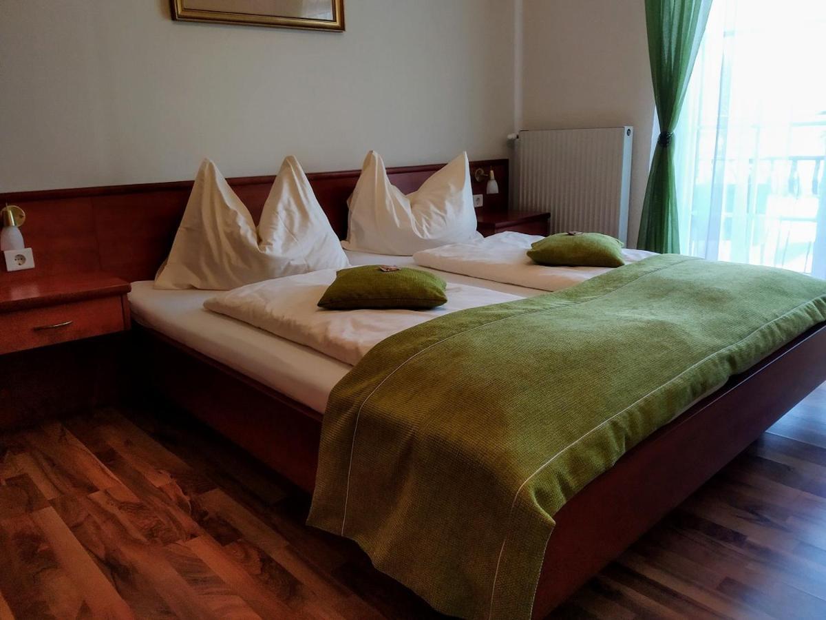 Gaestehaus Residenz Lapeiner Pörtschach am Wörthersee エクステリア 写真